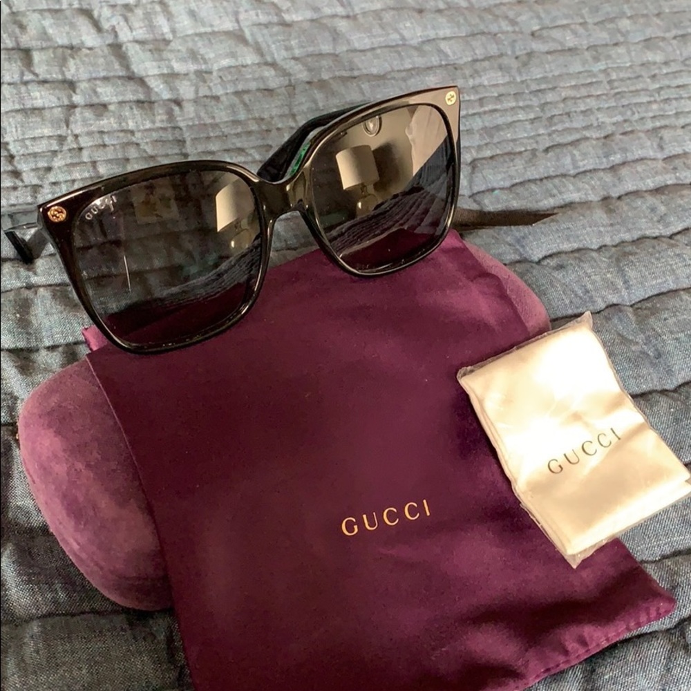 57mm Black/grey gradient Gucci sunglasses w case